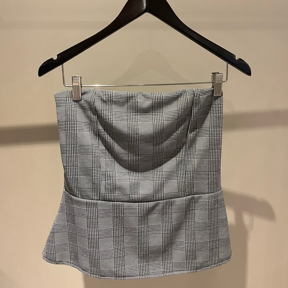 Peplum tube top size medium - Picture 3 of 7